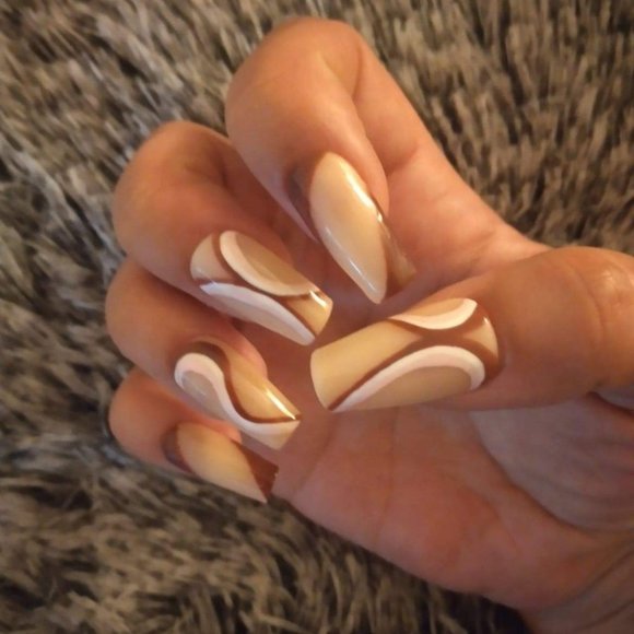 Nude/chocolate/vanilla swirl and  press on nails - Picture 4 of 10